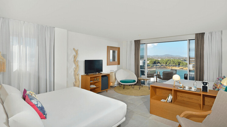 The Level Junior Suite Sea View